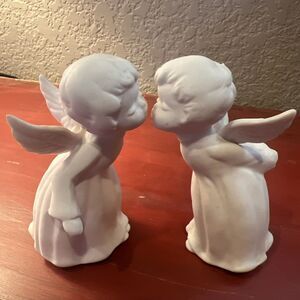 Vtg Porcelain Bisque Kissing Angels Figurines - Boy & Girl - Christmas